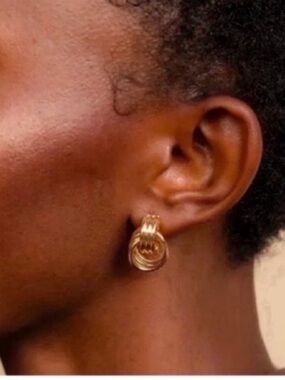 New! 18K Gold Plated Door Knocker Earrings (1002) NWOT